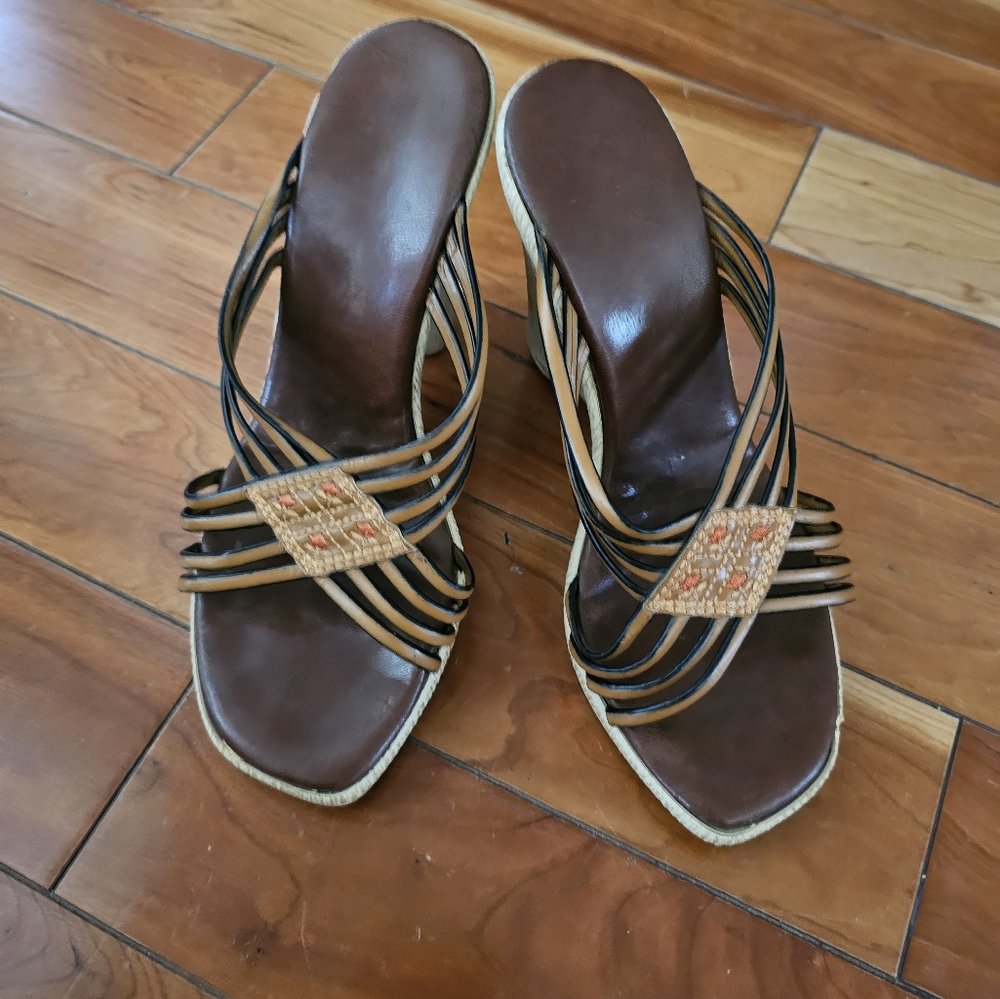FREE ADD TO ANY BUNDLE - Tan wedges
